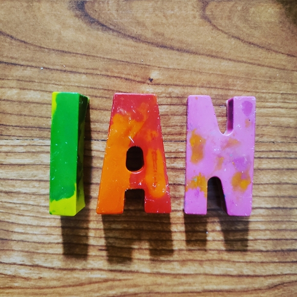 Custom Letter Crayons - Picture 5 of 8